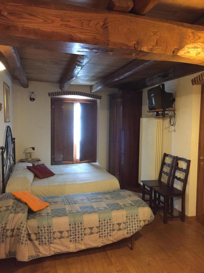 B&B Vinicola23 Limone Piemonte Ruang foto